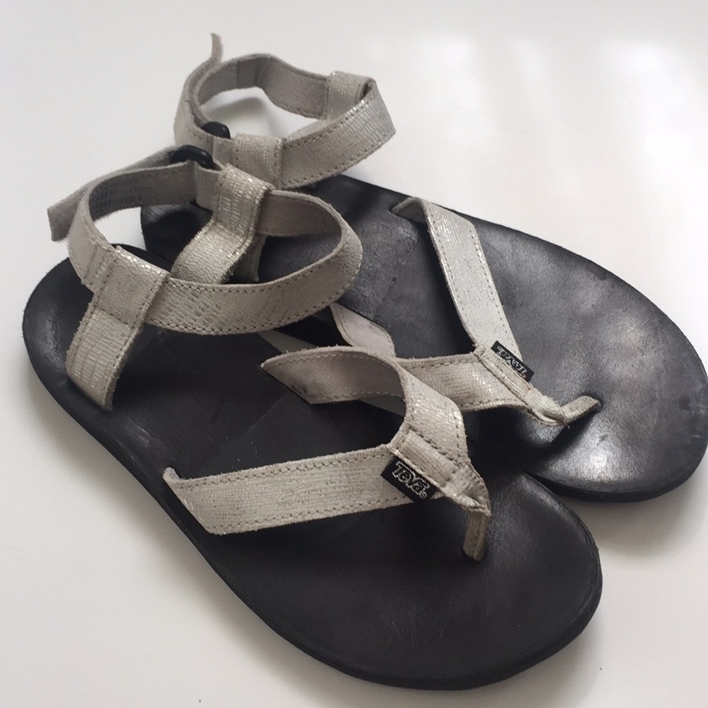 Silver/Black TEVA Flatform Sandals Size 9